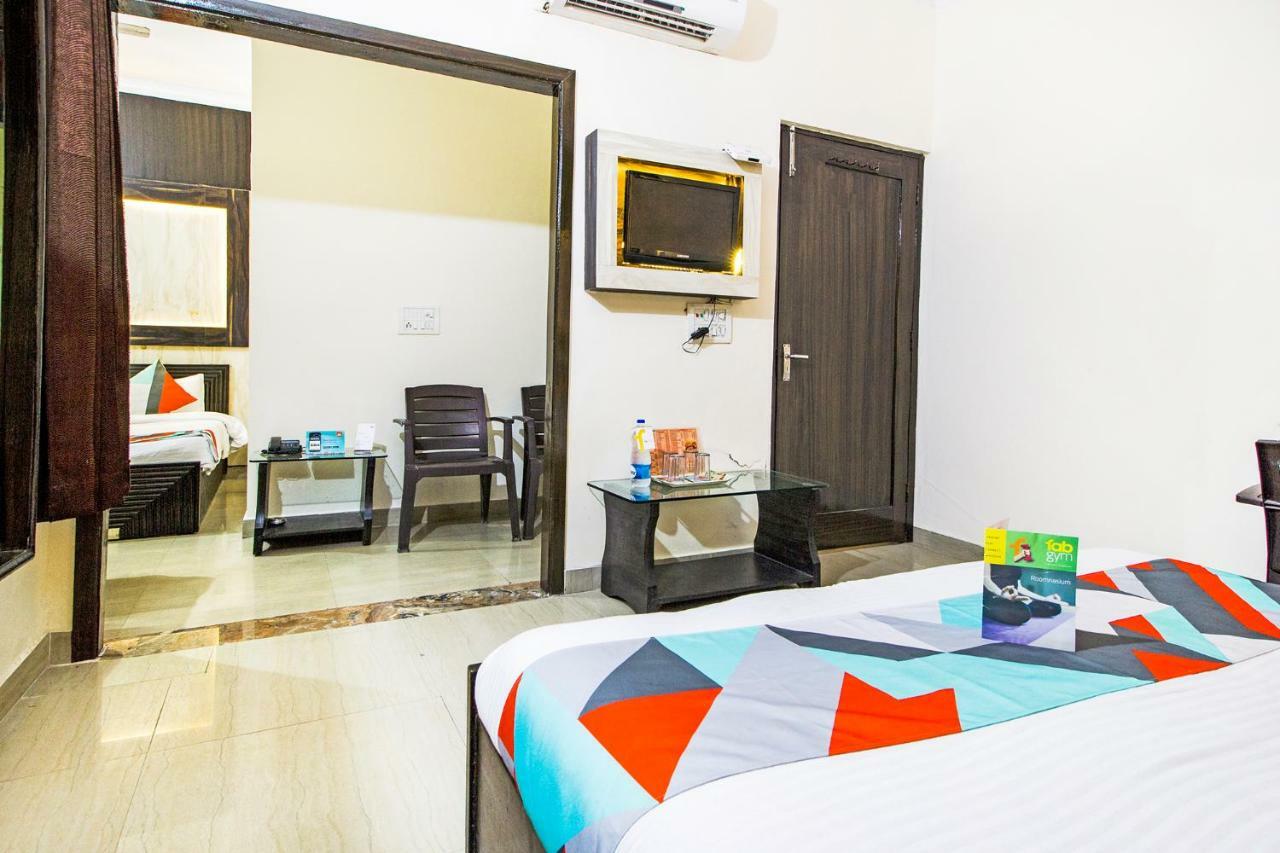 Hotel Fabexpress Royal Residency