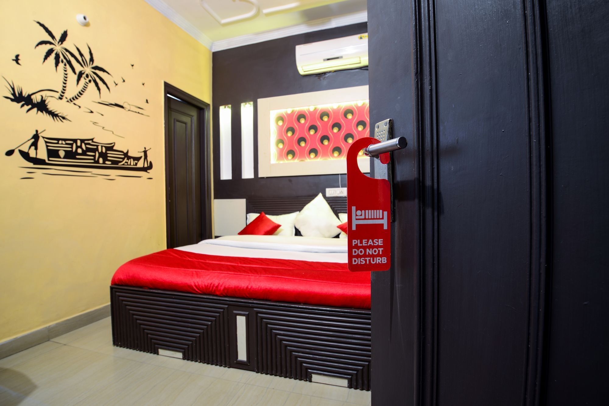 Fabexpress Royal Residency Hotel 3*